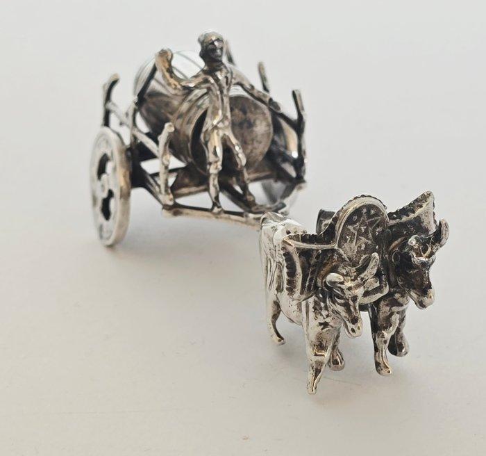 Miniatuur beeldje - Ossenkar met wijnvat miniatuur - .835, Antiek en Kunst, Antiek | Zilver en Goud