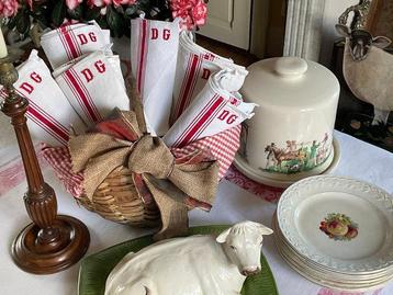 6 Napoleon 111 linnen theedoeken met D.G. initialen -