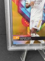2023/24 Topps Finest UCC - Rodrygo 44/50 - PSA 9 Graded card, Verzamelen, Nieuw