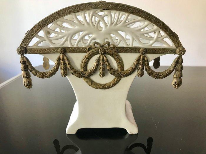 Max Roesler Bavaria - Vaas - Duits wit aardewerk, Max, Antiquités & Art, Antiquités | Verre & Cristal