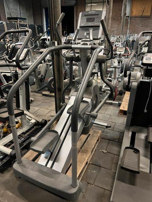 Life Fitness Summit Trainer 95LE, Sport en Fitness, Fitnessmaterialen, Overige typen, Nieuw, Verzenden