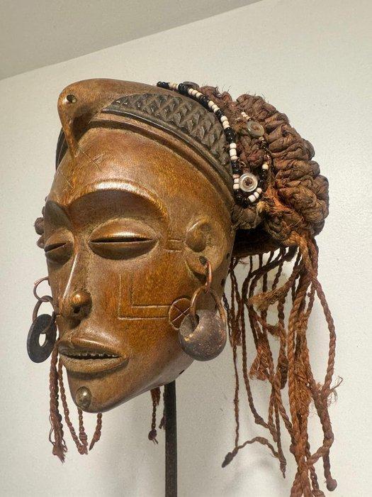 Ceremoniële Mwana Pwo masker - Chokwe - DR Congo, Antiquités & Art, Art | Art non-occidental
