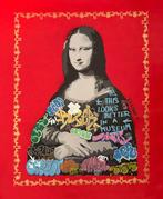 Quiona+ - ‘The Mona Lisa in the Museum’ XXL, Antiek en Kunst