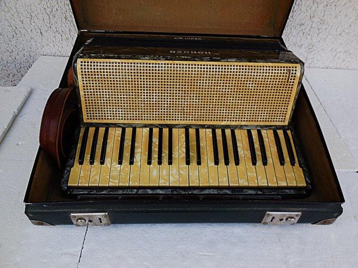 Hohner - Verdi III B - - Accordeon - Duitsland - 1970, Musique & Instruments, Instruments à vent | Flûtes à bec