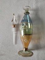 Lot de 3 flacons à parfum anciens en verre émaillé et doré –