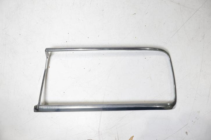BMW 7 Serie E23 OEM Achterlicht chrome sierstrip rechts, Autos : Pièces & Accessoires, Éclairage, Enlèvement ou Envoi