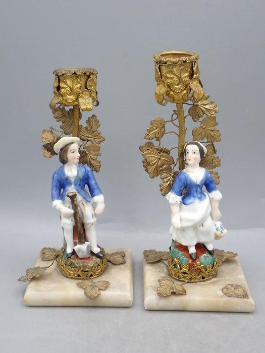 Vieux Bruxelles - Kaarsenhouder Man en vrouw (2) - Porselein, Antiek en Kunst, Antiek | Glaswerk en Kristal