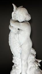 Sculpture, Grande Fanciullo che sorride con Pesce • XX° sec, Antiquités & Art