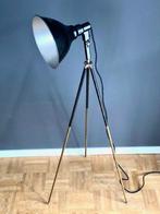 OSRAM NITRAPHOT - Bilora Tripod (D.R.G.M.) - Statief