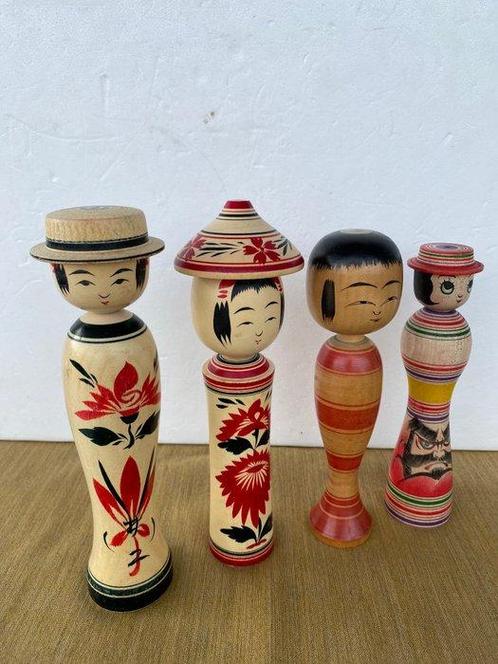 Hout, Een set van vier kokeshi-poppen - Japan - Heisei, Antiquités & Art, Antiquités | Autres Antiquités