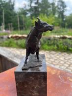 after Louis Carvin - sculptuur, Statige koe - 2,3 kg - 18 cm