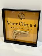 Rob VanMore - Shiny Golden war on Veuve Clicquot, Antiek en Kunst