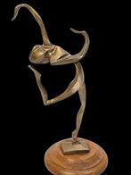 sculptuur, Dancing woman sculpture - 175 mm - Koper, Messing
