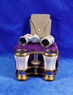 Spectateurs de théâtre / Jumelles d’observation - 1920-1930, Collections