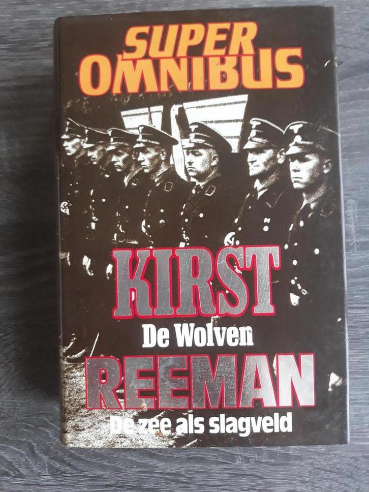 De wolven ; De zee als slagveld 9789022511565, Boeken, Romans, Gelezen, Verzenden