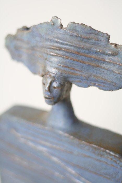 Vic Heuninck - Sculpture, Vrouw - 29 cm - Faïence, Antiek en Kunst, Antiek | Glaswerk en Kristal