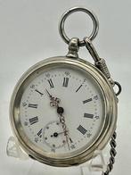 Cilindro Metallo Argentato . 1880. Con catena . Chiavette ., Nieuw