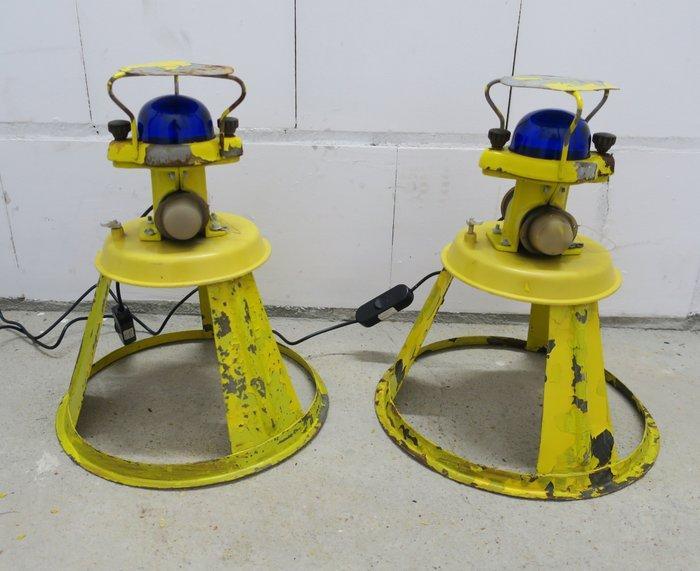 Lampe - Verre, Acier - Deux feux de balise daéroport, Antiek en Kunst, Antiek | Wandborden en Tegels