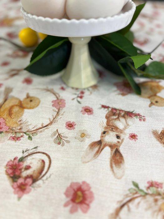 Heerlijk tafellaken voor grote tafels. Konijntjes en eieren, Antiquités & Art, Antiquités | Meubles | Tables