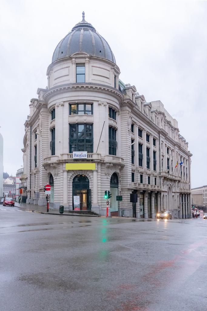 Kantoorruimte voor 2 in Central Station, Zakelijke goederen, Bedrijfs Onroerend goed