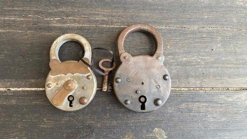 Cadenas (5) - cadenas avec clé, Antiek en Kunst, Antiek | Overige Antiek