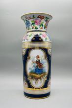 French Porcelain Vase „Aux Chinois“ - Vaas  - Porselein