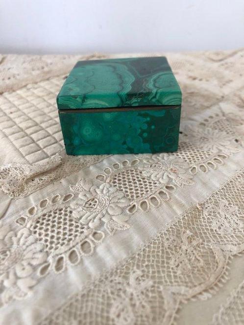 Boîte - Malachite, ,une belle boîte en malachite achetée en, Verzamelen, Dierenverzamelingen