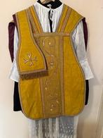 Oude romeinse chasuble - Borduurwerk - Orfroi - Goud draad -