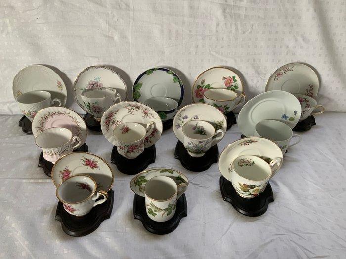 Royal Albert - Kop en schotel (24) - klassiek -, Antiek en Kunst, Antiek | Meubels | Tafels