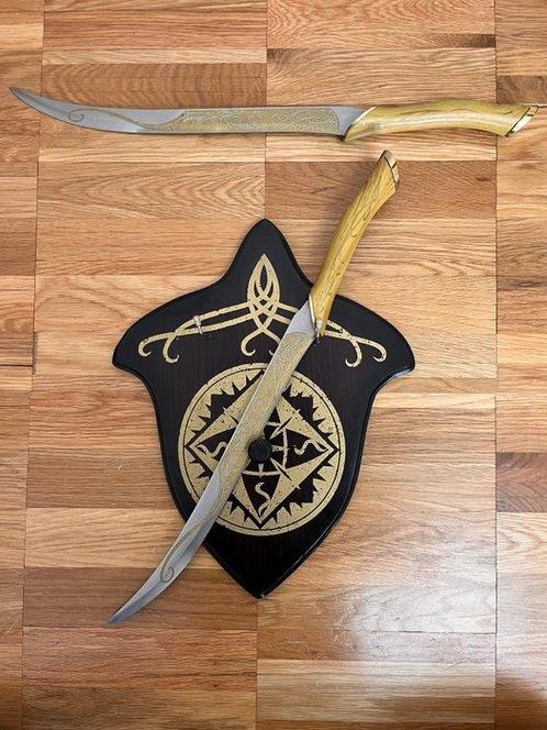 Lord of the Rings - Set of replica Legolas knives, on wall, Verzamelen, Film en Tv