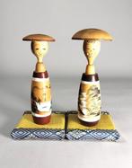 Twee Kokeshi-poppen - Hout - Japan - Shwa periode