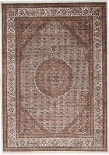 New Indian Tabriz Wool&Silk Carpet with Luxurious Mahi