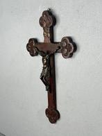 Crucifix - Hout, Legering - 1900-1910 - Houten kruis met, Antiek en Kunst