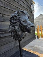 Ornement décoratif - Europe - Tête de lion sur la base, Antiquités & Art