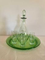 Service à liqueur en verre vert uranium (carafe + 6 verres +