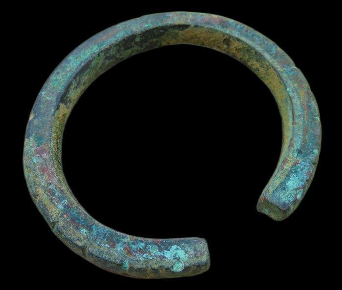 Époque Viking bracelet en bronze antique, extrémités en, Antiquités & Art, Antiquités | Autres Antiquités