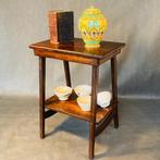 Étagère - Hout, Italiaanse ambachtskunst in de eerste helft