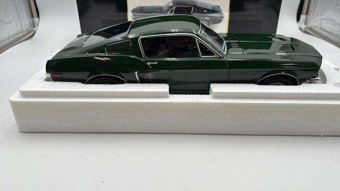 KK Scale 1:12 - Modelauto - Ford Mustang GT Fastback Coupe, Hobby en Vrije tijd, Modelauto's | 1:5 tot 1:12