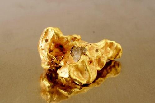 Goud Inheems met kwartsinsluiting, Nugget uit Suriname of, Verzamelen, Mineralen en Fossielen