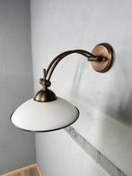 Klassieke wandlamp met opaalglazen kap - Lamp - Metaal, Glas