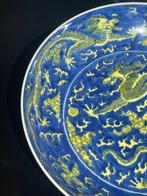 Bord - Keramiek - Chinese draakplaat, Antiek en Kunst