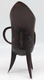 Vaas - IJzer, Brons, gietijzer - China - Wijnglas (Zonder