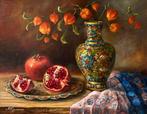 Merie Khys (XX-XXI) - Copper vase and pomegranates, Antiek en Kunst