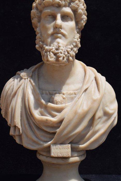 Sculpture, Busto Lucio Vero - 29 cm - Marbre de Carrare, Antiek en Kunst, Curiosa en Brocante