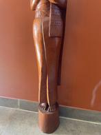 130 cm Hand-Carved Wooden Statue of a Thai Woman in “Wai”, Antiek en Kunst