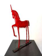 Ousmane Sankara - sculptuur, Cheval / Licorne - 37.5 cm -