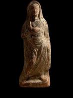 Etruscan Terracotta Groot beeldje van een vrouw. Met Spaanse