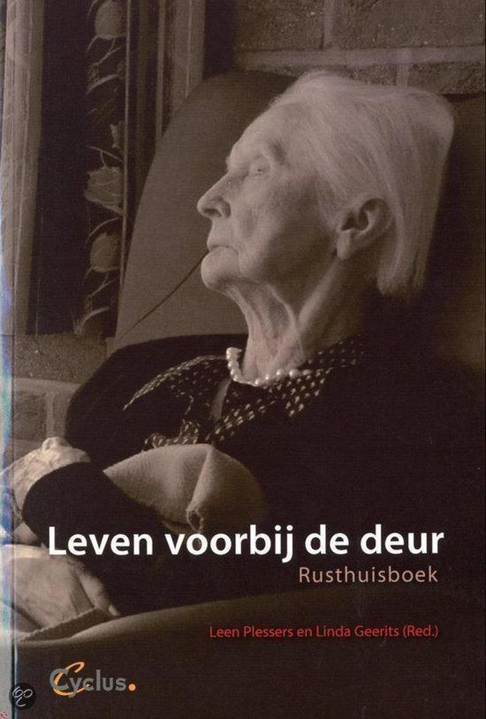Leven Voorbij De Deur 9789085750253, Boeken, Politiek en Maatschappij, Gelezen, Verzenden