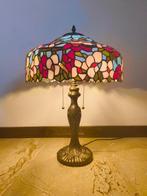 Tafellamp - Glas-in-lood - Gigantische lamp in Tiffany-stijl