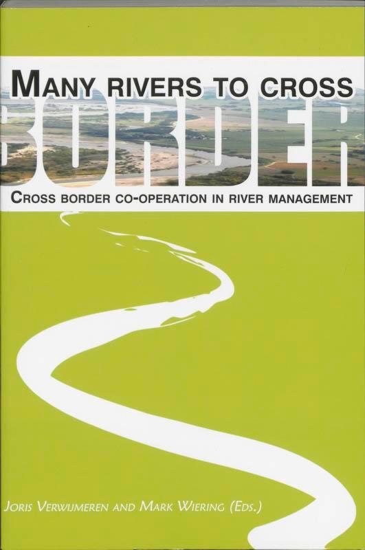 Many Rivers to Cross 9789059722002 M. Wiering, Boeken, Politiek en Maatschappij, Gelezen, Verzenden
